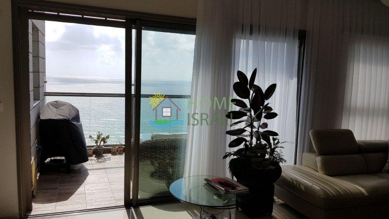 5 комнат в Нетании